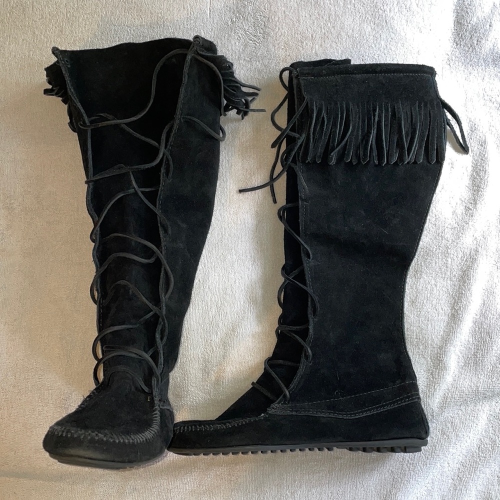 Knee high lace up moccasins with fringe
